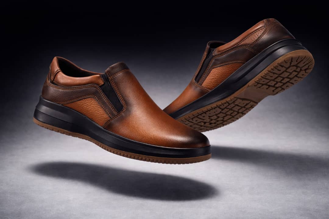 کفش اداری مجلسی مردانه برند عرشیا چرم طبیعی جنس رويه چرم طبیعی زیره پلی اورتال طبی دورکش رنگ عسلی ازسایز۴۰تا۴۴