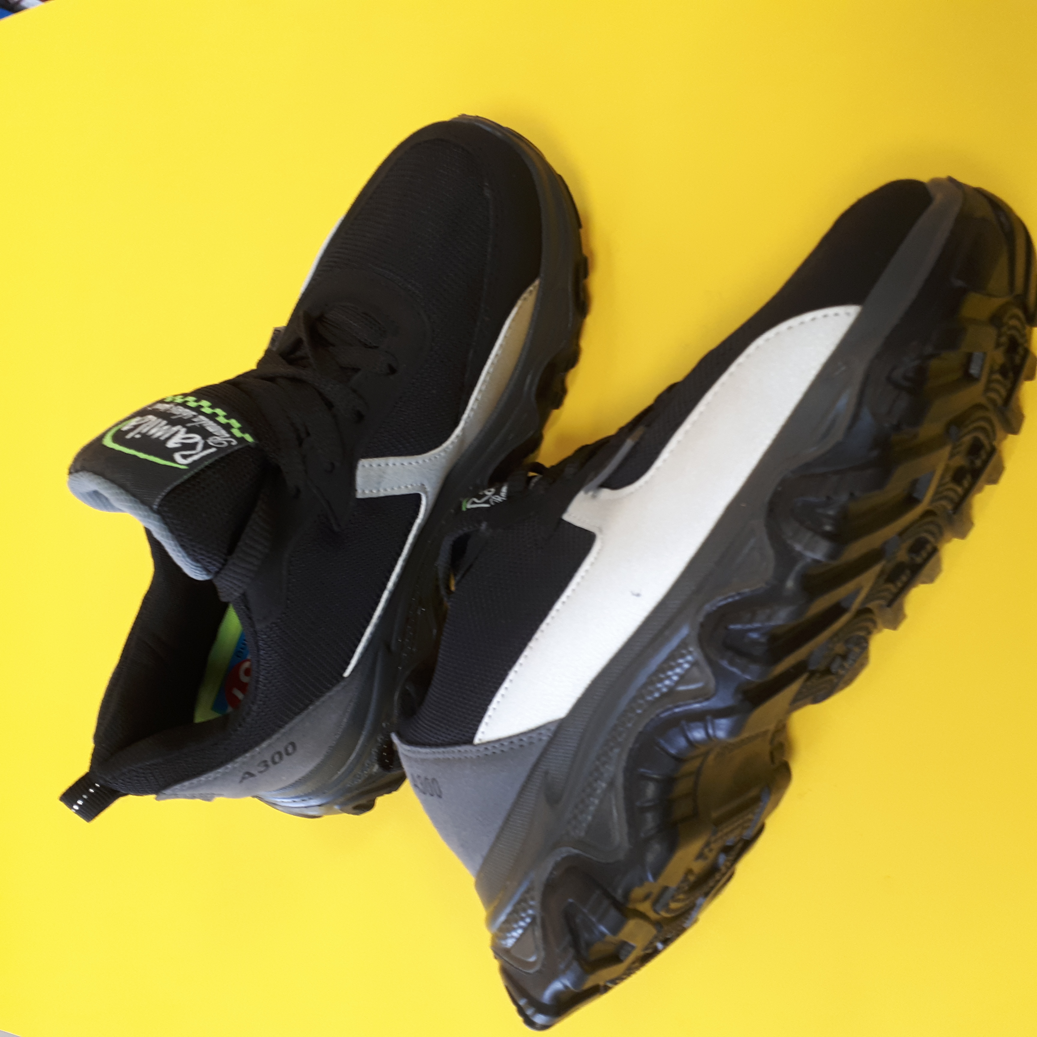 کفش اسپرت رامیلا کفشی بسیار عالی وبرند برای ورزش پیاده روی روزمره ومناسب محیط کار طبی وراحت کارتزریق شیک وبادوام دررنگهای ترکیبی روشن وتیره ازسایز ۳۶و۳۷و۳۸