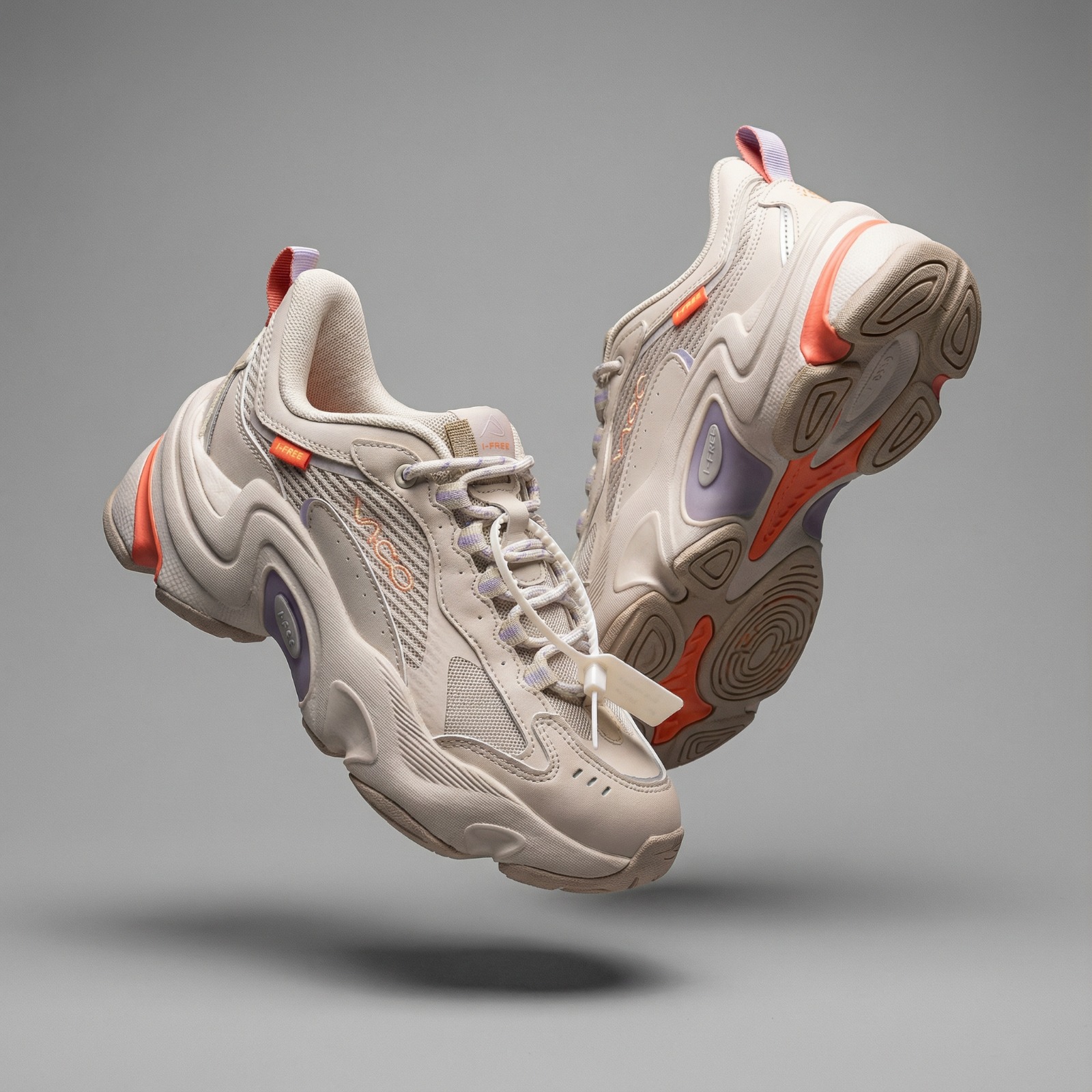 کفش اسپرت مردانه برند ویکو جنس رويه ترکیبی ضد آب زیره پلی اورتال