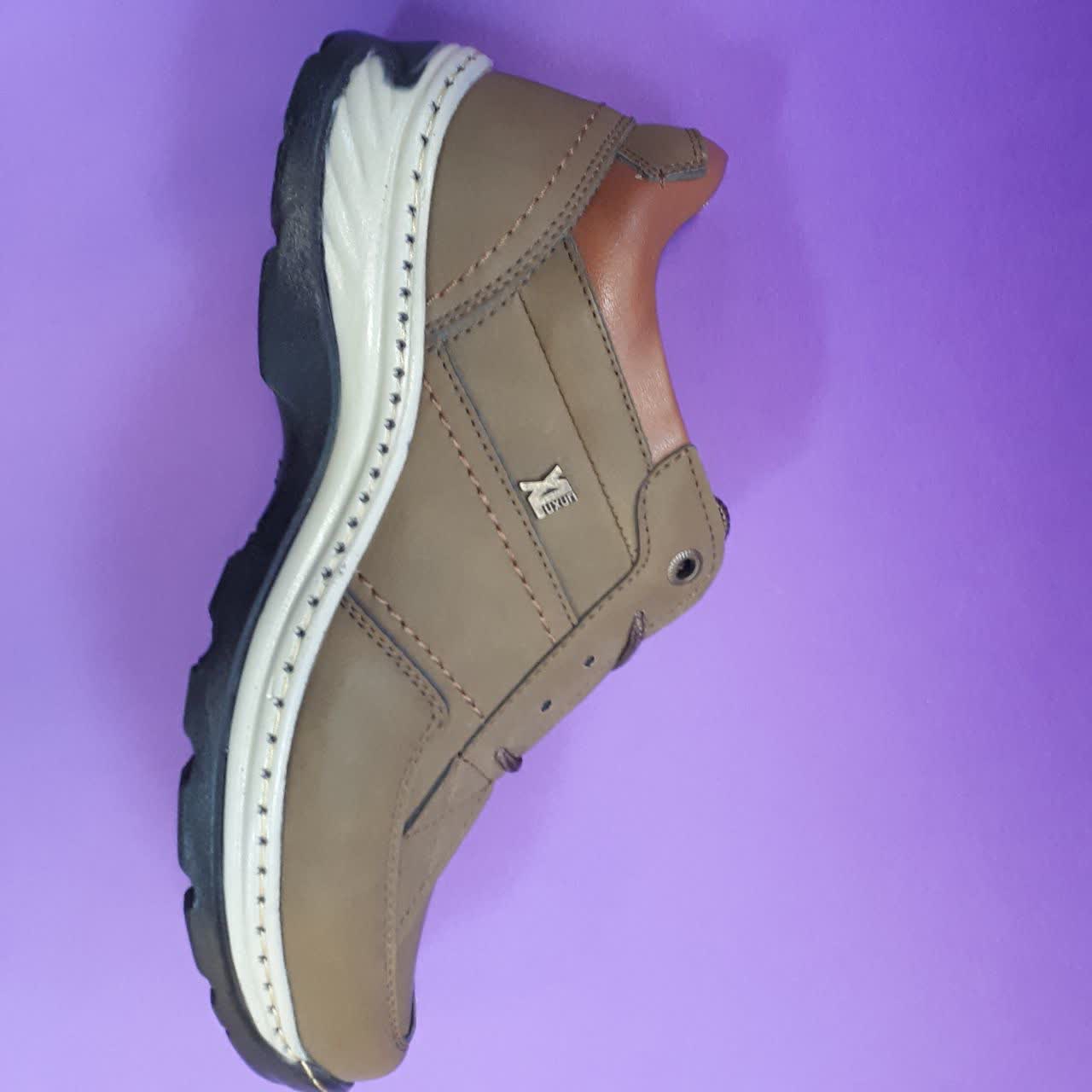 کفش مردانه تک سایز مدل پرهام والوندفقط سایز۳۸و۳۹جنس رویه چرم صنعتی زیره پیو